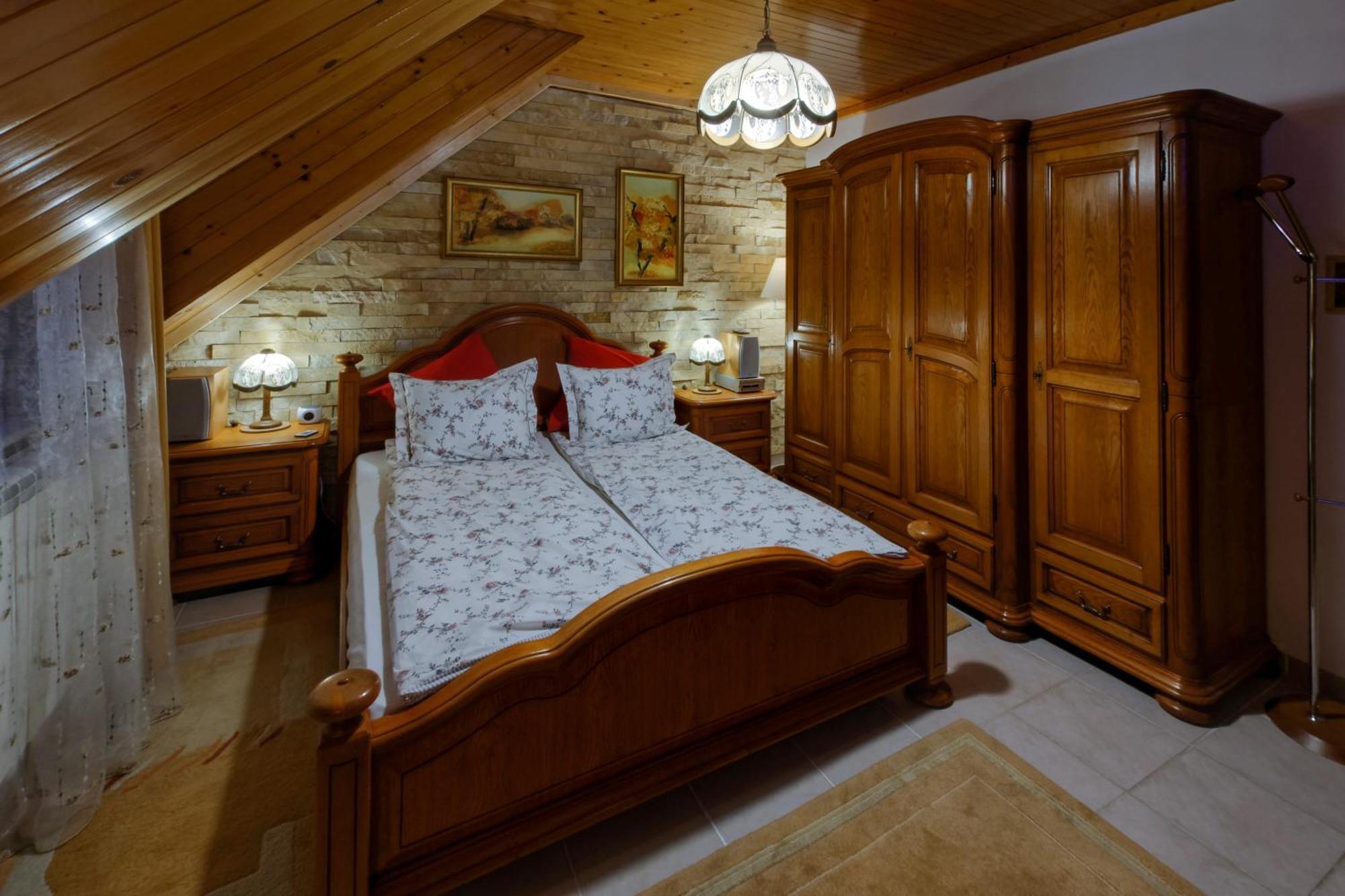 Club-Austria Residence (Adults Only) Buşteni Exterior foto